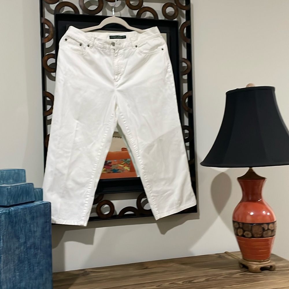 Lauren Jeans Co size 10 cotton Cropped white jeans EUC